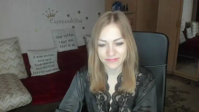 Tiffany Bates online show from 10/25/25, 03:38