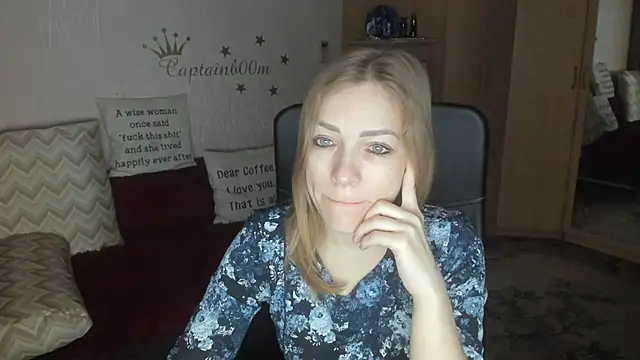 Tiffany Bates online show from 11/09/25, 03:54