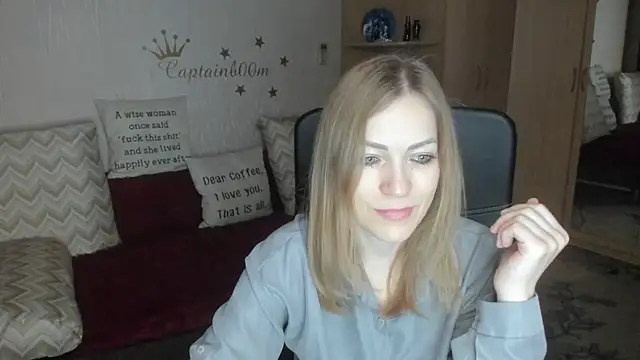 Tiffany Bates online show from 11/12/25, 03:21