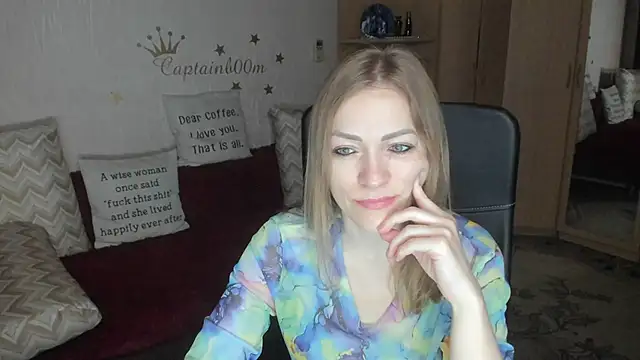 Tiffany Bates online show from 10/26/25, 03:40