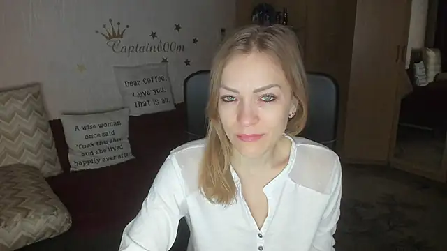 Tiffany Bates online show from 10/24/25, 03:16