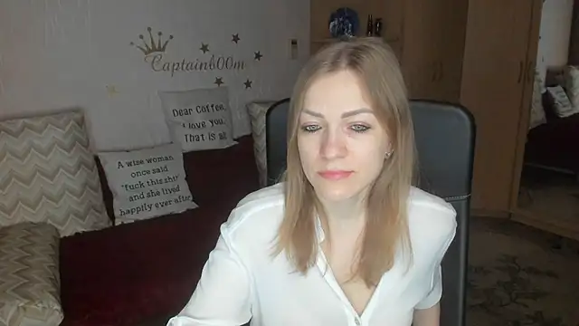 Tiffany Bates online show from 12/15/25, 03:34