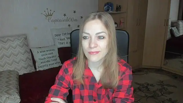 Tiffany Bates online show from 12/17/25, 02:49