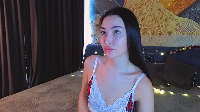 MilaYumi online show from 03/19/26, 07:30