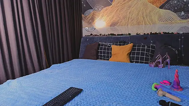 MilaYumi online show from 04/03/26, 09:49