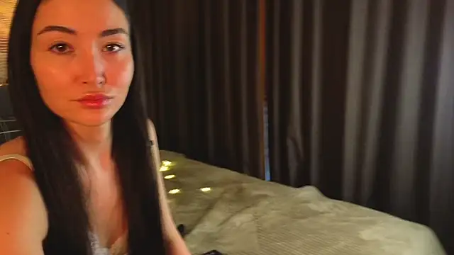 Snapshot of MilaYumi chatting on 02/19/26, 06:43 MilaYumi online show from 02/19/26, 06:43