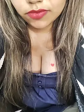 Miss Rose   online show from 11/18/25, 07:28