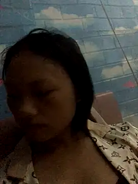 Snapshot of khatvong chatting on 10/12/25, 04:19 khatvong online show from 10/12/25, 04:19