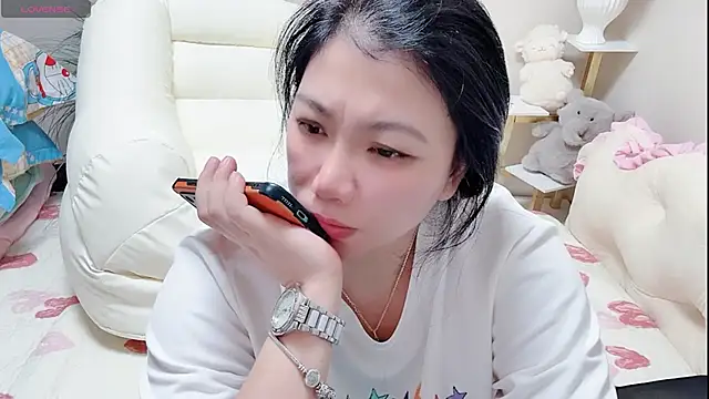 Huanhuan- online show from 06/03/26, 04:33