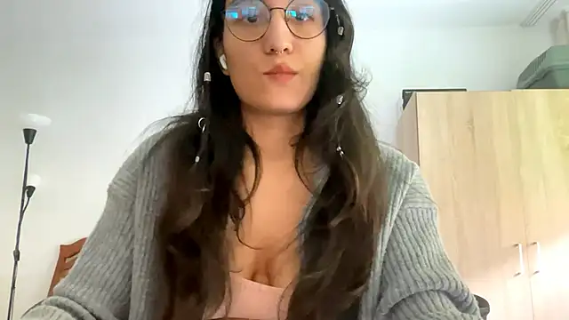 Snapshot of EvaJetty chatting on 11/01/25, 01:05 EvaJetty online show from 11/01/25, 01:05