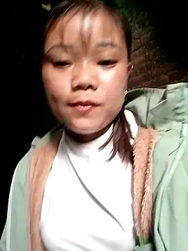 Snapshot of Samyy_xx chatting on 12/19/25, 12:25 Samyy xx online show from 12/19/25, 12:25