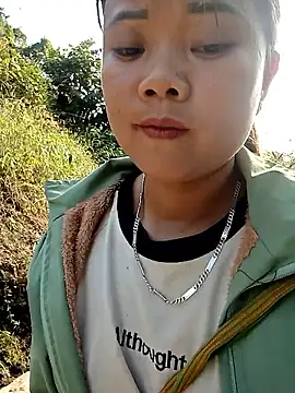 Snapshot of Samyy_xx chatting on 01/18/26, 02:04 Samyy xx online show from 01/18/26, 02:04