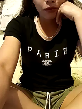 Snapshot of Phiny_xx chatting on 10/18/25, 11:18 Phiny xx online show from 10/18/25, 11:18