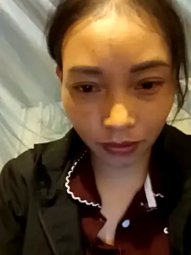 Snapshot of Phiny_xx chatting on 09/29/25, 02:23 Phiny xx online show from 09/29/25, 02:23