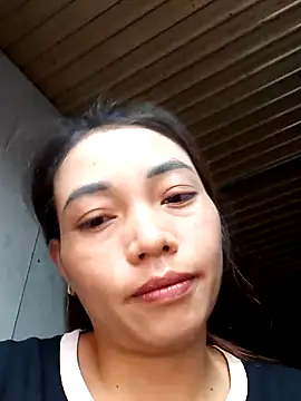 Snapshot of Phiny_xx chatting on 10/18/25, 07:21 Phiny xx online show from 10/18/25, 07:21