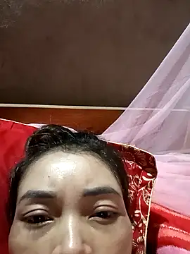 Snapshot of Phiny_xx chatting on 10/16/25, 06:54 Phiny xx online show from 10/16/25, 06:54