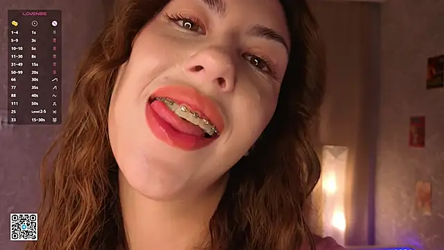 Snapshot of KeilaJeschon chatting on 10/27/25, 04:24 KeilaJeschon online show from 10/27/25, 04:24