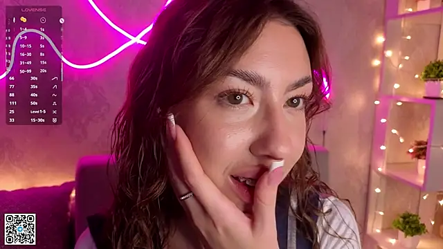 Snapshot of KeilaJeschon chatting on 11/13/25, 04:49 KeilaJeschon online show from 11/13/25, 04:49