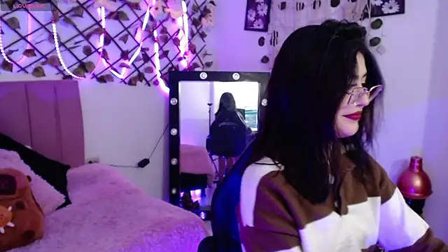 isa bunny18 online show from 10/10/25, 03:40