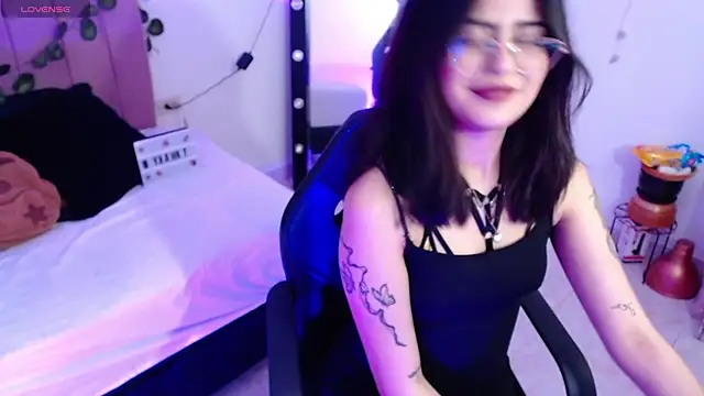 isa bunny18 online show from 11/05/25, 02:58