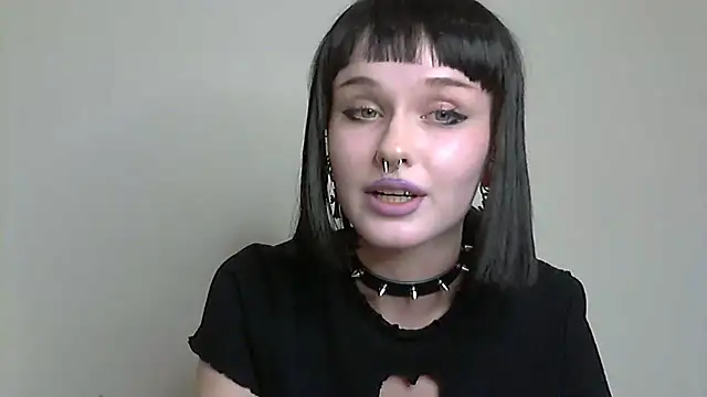 Snapshot of Paradoxy_ chatting on 10/04/25, 07:48 Paradoxy online show from 10/04/25, 07:48