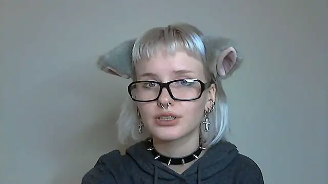 Snapshot of Paradoxy_ chatting on 10/24/25, 08:41 Paradoxy online show from 10/24/25, 08:41