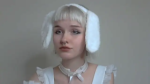 Snapshot of Paradoxy_ chatting on 10/07/25, 07:04 Paradoxy online show from 10/07/25, 07:04