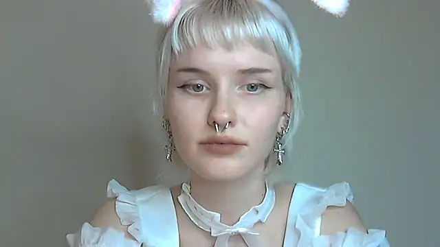 Snapshot of Paradoxy_ chatting on 10/28/25, 07:24 Paradoxy online show from 10/28/25, 07:24