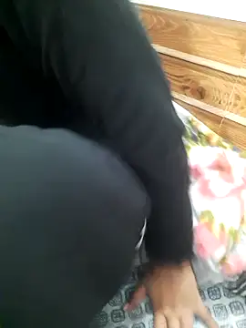 Snapshot of Minakshi_677 chatting on 10/17/25, 04:05 Minakshi 677 online show from 10/17/25, 04:05