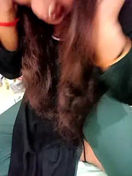 Snapshot of Minakshi_677 chatting on 10/26/25, 08:15 Minakshi 677 online show from 10/26/25, 08:15