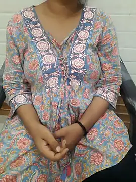 Snapshot of Minakshi_677 chatting on 10/05/25, 06:15 Minakshi 677 online show from 10/05/25, 06:15