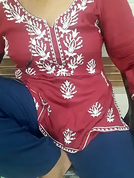 Snapshot of Minakshi_677 chatting on 10/02/25, 07:01 Minakshi 677 online show from 10/02/25, 07:01