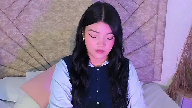 EmmaBlossom online show from 01/14/26, 12:42