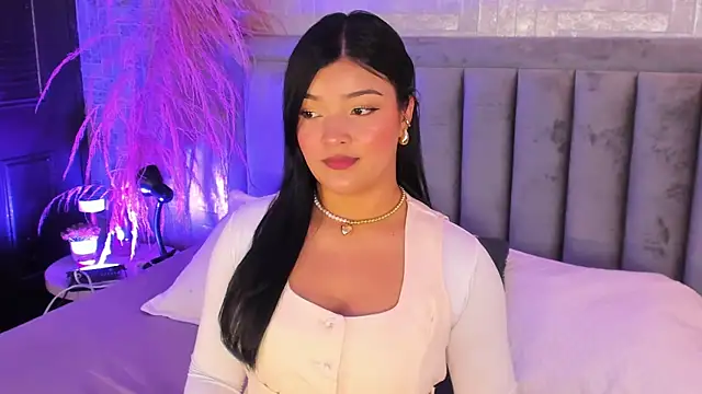 EmmaBlossom online show from 10/23/25, 07:34