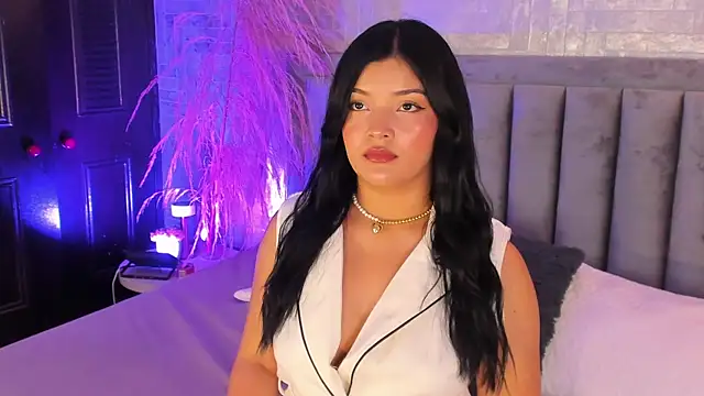 EmmaBlossom online show from 10/25/25, 07:03