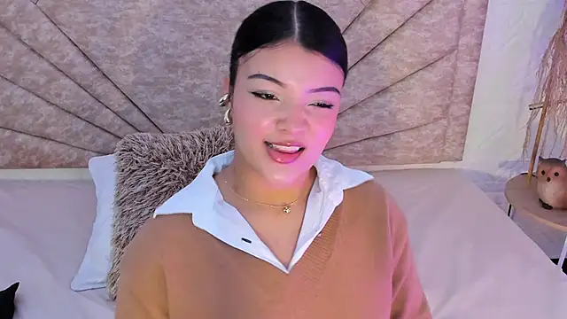 EmmaBlossom online show from 12/19/25, 04:09