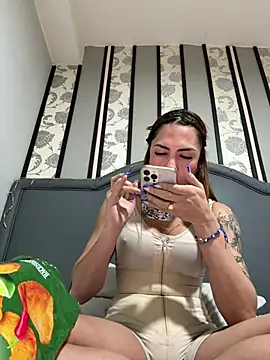 Naomi24herr online show from 05/06/26, 02:26