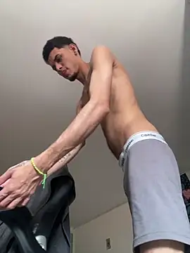 Snapshot of Pingasaboy20 chatting on 12/17/25, 02:55 Pingasaboy20 online show from 12/17/25, 02:55