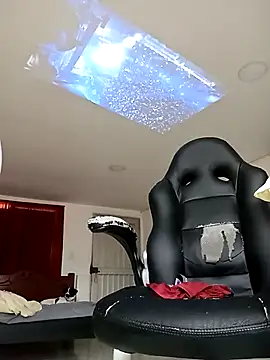 Snapshot of Pingasaboy20 chatting on 11/25/25, 01:11 Pingasaboy20 online show from 11/25/25, 01:11