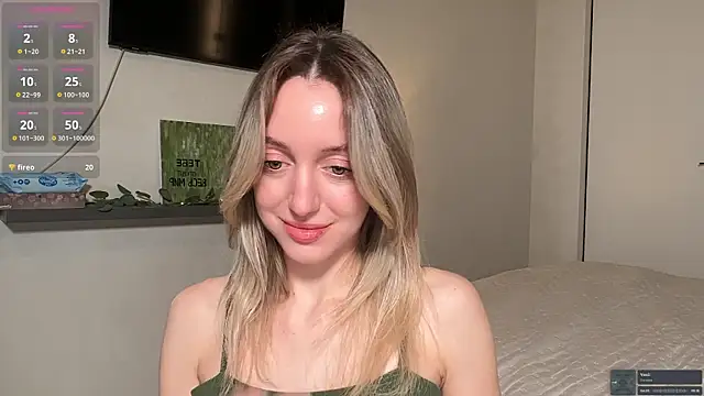 SophieBelll online show from 11/17/25, 11:36