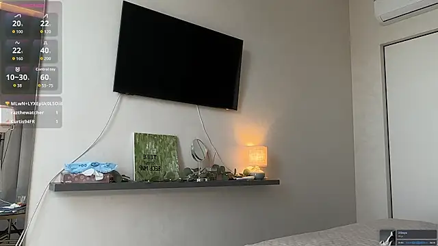 SophieBelll online show from 10/31/25, 11:07