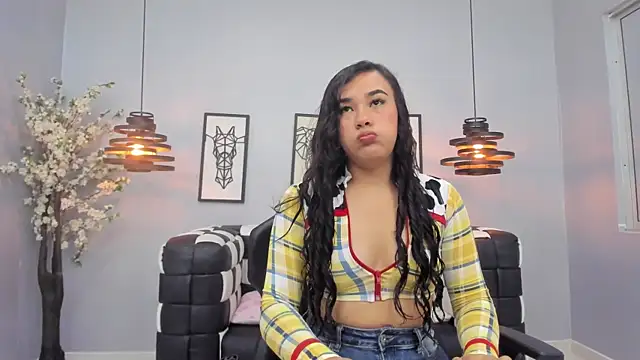 Snapshot of Kira_Naughty chatting on 10/20/25, 11:44 Kira Naughty online show from 10/20/25, 11:44