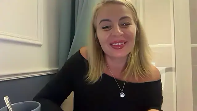 Miravynn online show from 12/19/25, 10:01