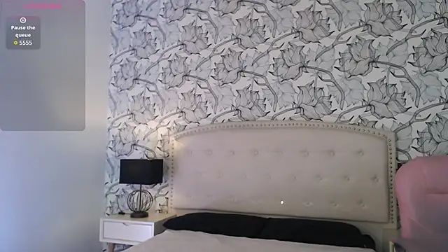 Adrianna5  online show from 11/06/25, 11:03