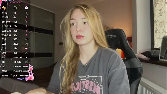 EvaCarter1 online show from 10/21/25, 08:03