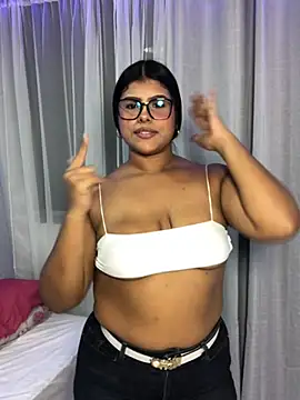 Snapshot of AnaBrowmn chatting on 03/26/26, 01:15 AnaBrowmn online show from 03/26/26, 01:15