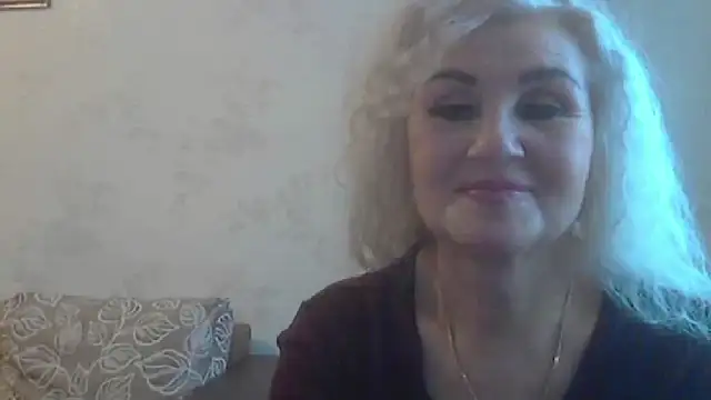 Snapshot of LadySexyBlond chatting on 10/16/25, 06:16 LadySexyBlond online show from 10/16/25, 06:16