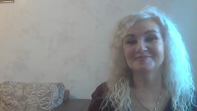 Snapshot of LadySexyBlond chatting on 10/18/25, 10:50 LadySexyBlond online show from 10/18/25, 10:50