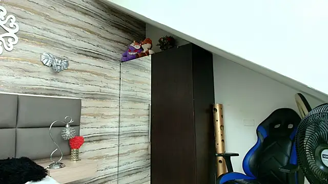 Lovers 21 online show from 03/30/26, 03:52