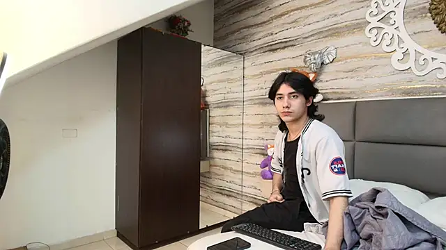 Lovers 21 online show from 05/15/26, 03:59